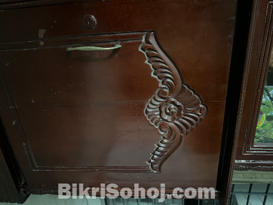 Showcase (আকাস কাঠ)
